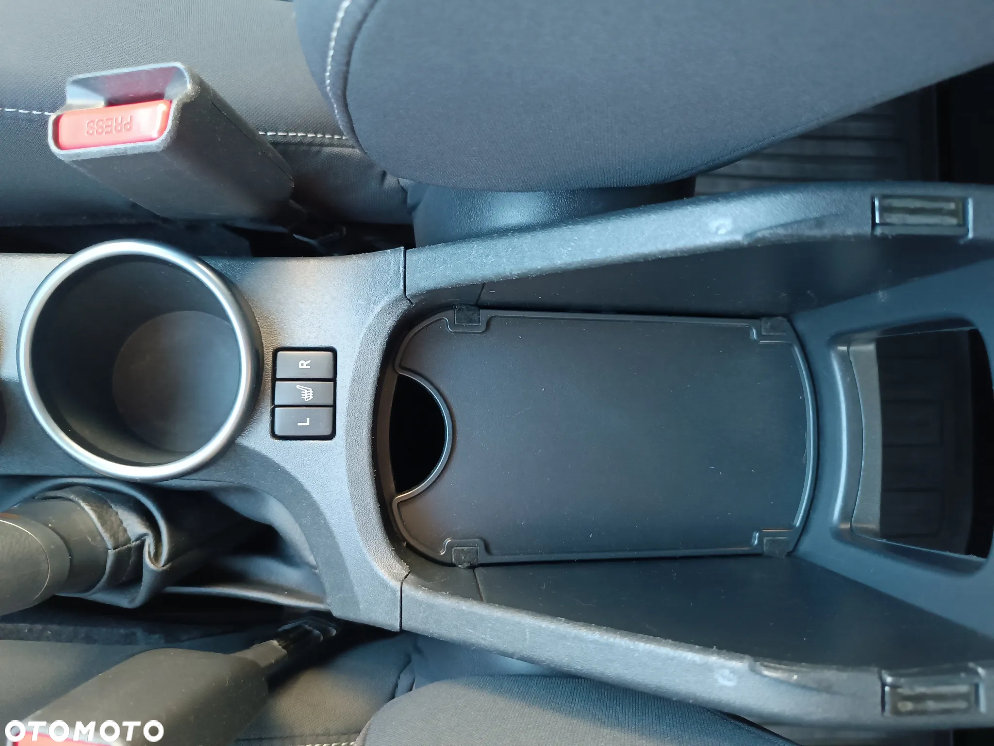 Toyota Verso 1.8 Prestige 7os - 26