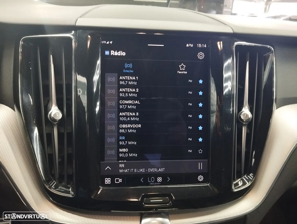 Volvo XC 60 2.0 B4 R-Design - 30