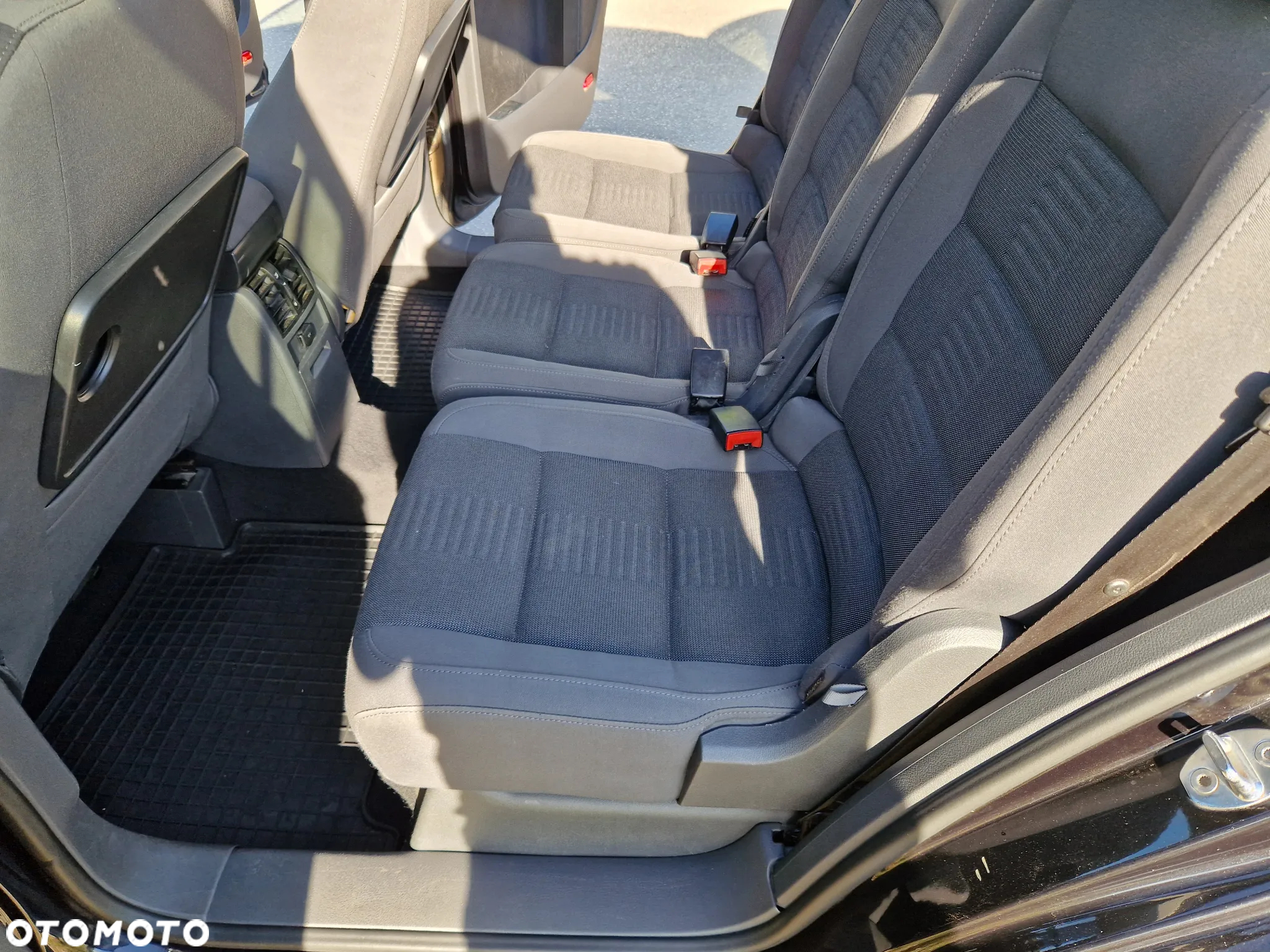 Volkswagen Touran 2.0 TDI DPF Highline DSG - 14
