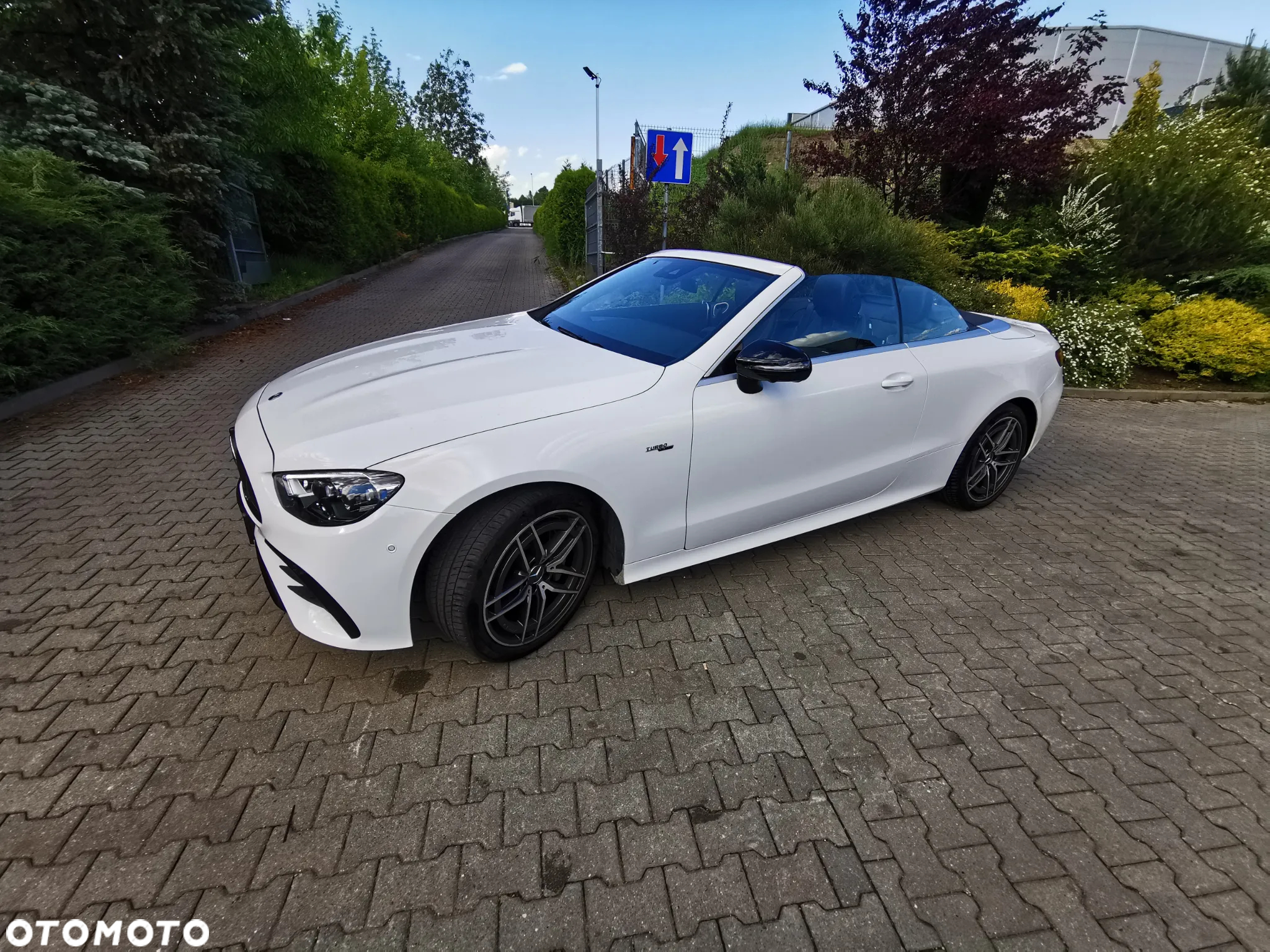 Mercedes-Benz Klasa E AMG 53 4Matic+ Cabrio AMG Speedshift TCT-9G - 4