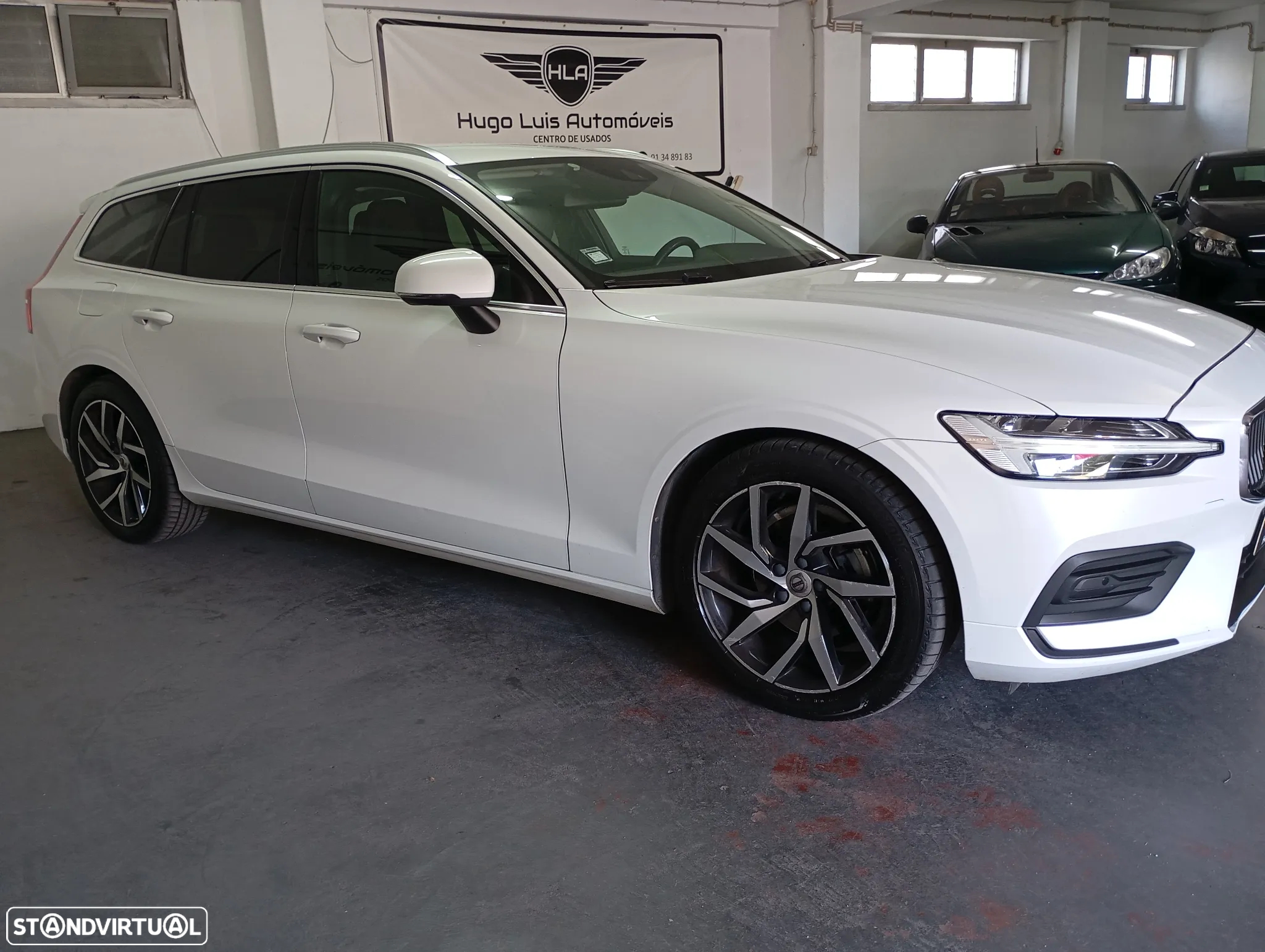 Volvo V60 2.0 D3 Momentum Geartronic - 3