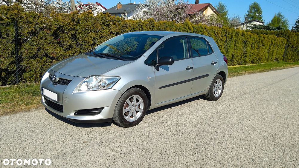 Toyota Auris 1.4 D-4D Terra - 1