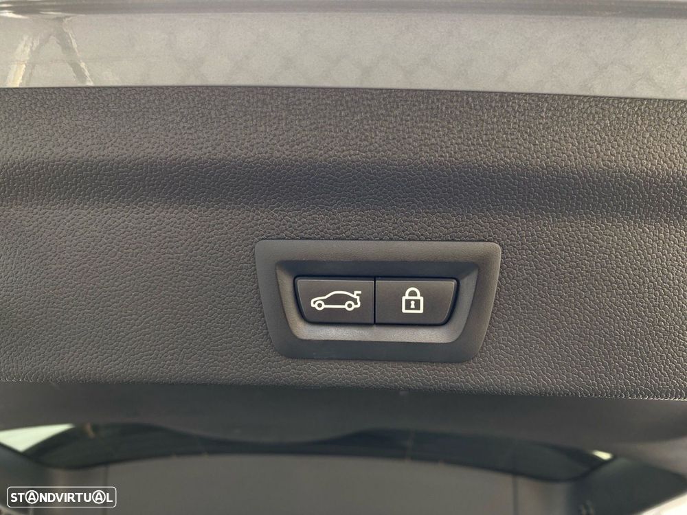 MINI Countryman Cooper SE Premium Classic Auto - 21