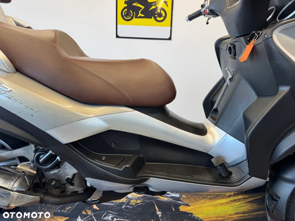 Piaggio MP-3 - 13