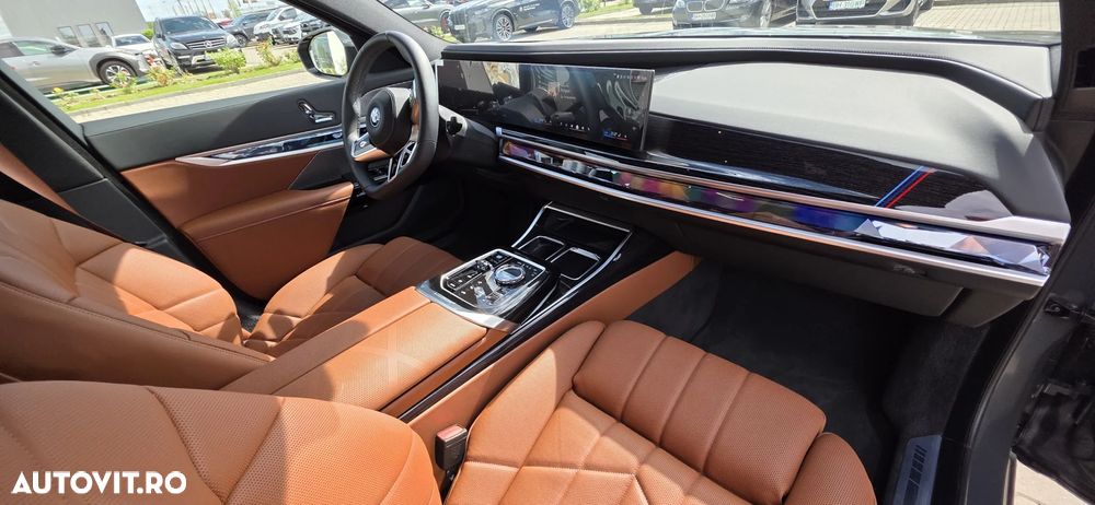 BMW i7 xDrive60 - 9