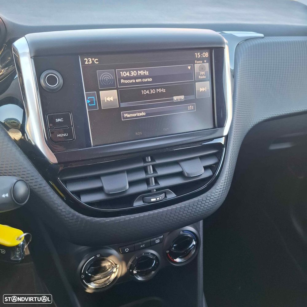 Peugeot 2008 - 12
