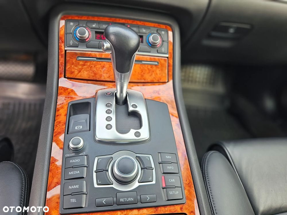 Audi A8 4.2 FSI quattro Langversion - 11