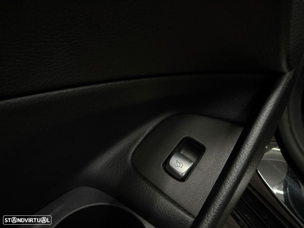 Mercedes-Benz E 300 de AMG Line - 33