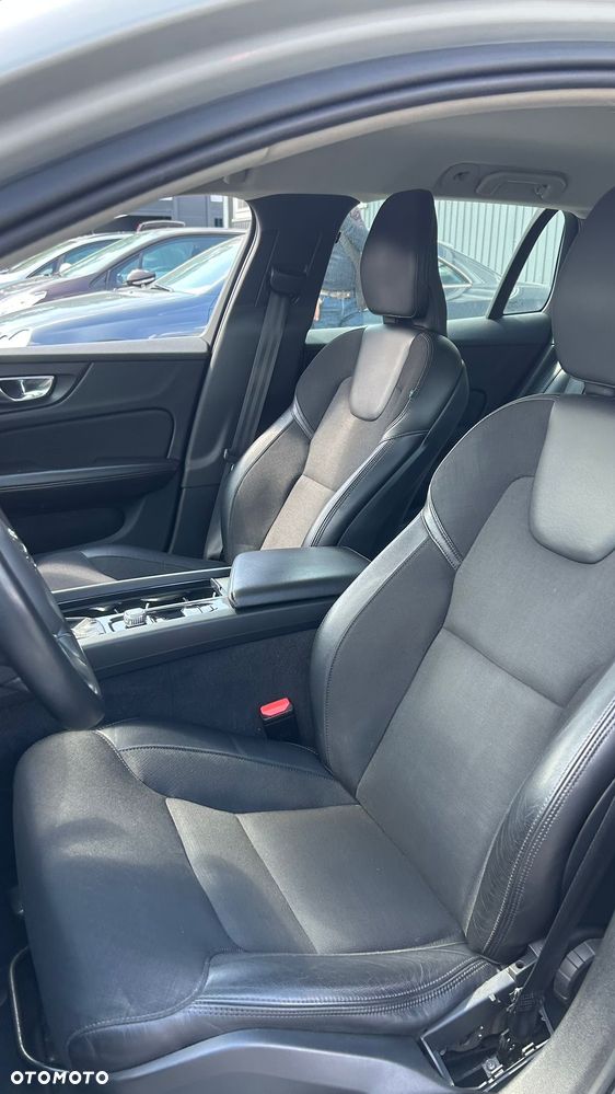 Volvo V60 D4 Momentum Pro - 9