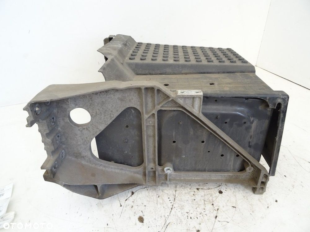 PODSTAWA AKUMULATORA  RENAULT TRUCKS T 2013 - 2022 460P LOW 338 kW [460 KM] 6x2 2013 - 3