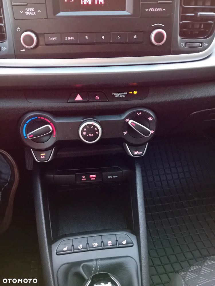 Kia Rio 1.2 L - 40