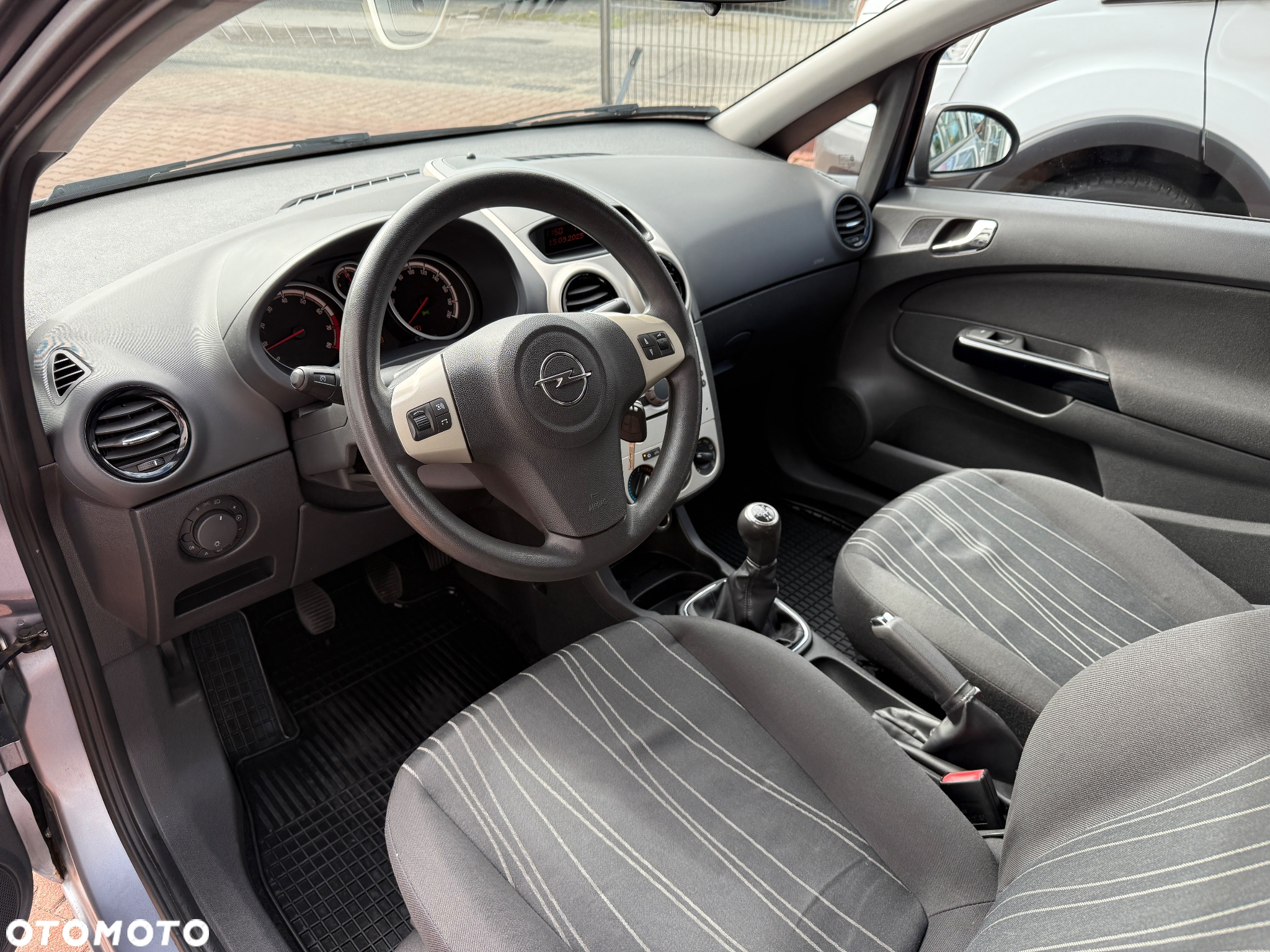 Opel Corsa 1.2 16V - 13