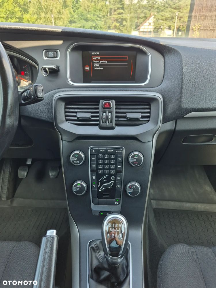 Volvo V40 D2 Momentum - 20