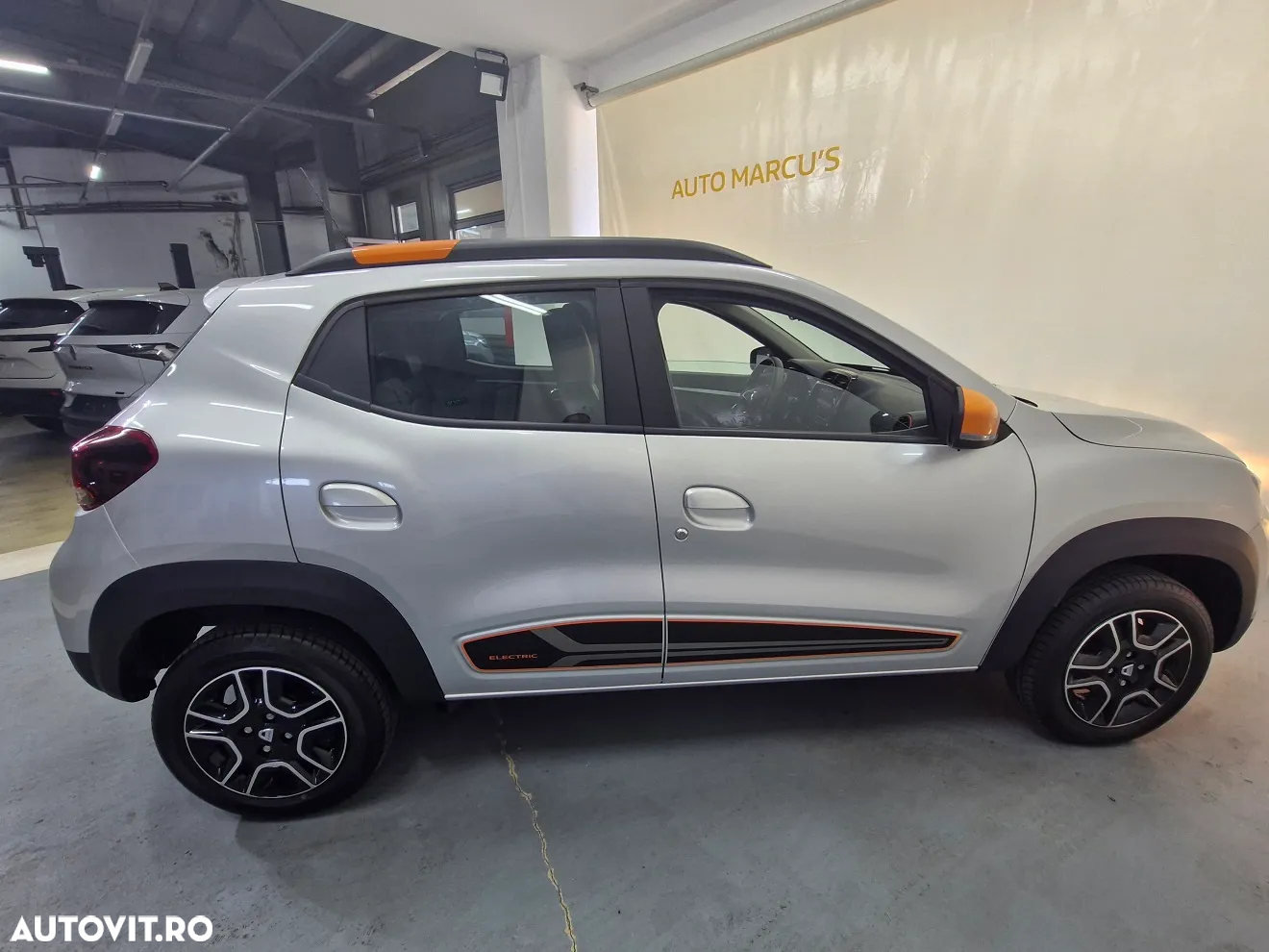 Dacia Spring Expression - 11