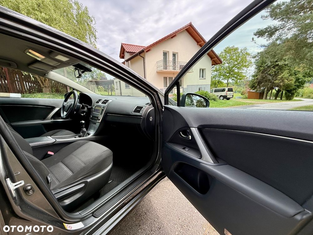 Toyota Avensis 2.2 D-4D Premium - 35