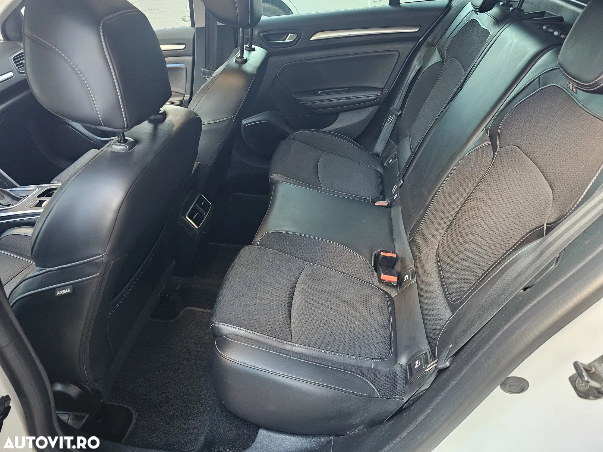 Renault Megane Grandtour BLUE dCi 115 EDC INTENS - 11