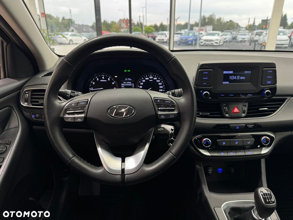 Hyundai i30 1.5 DPI Classic + - 14