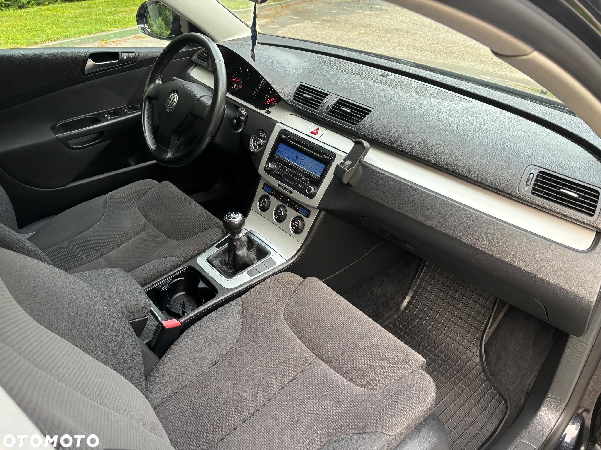 Volkswagen Passat - 11