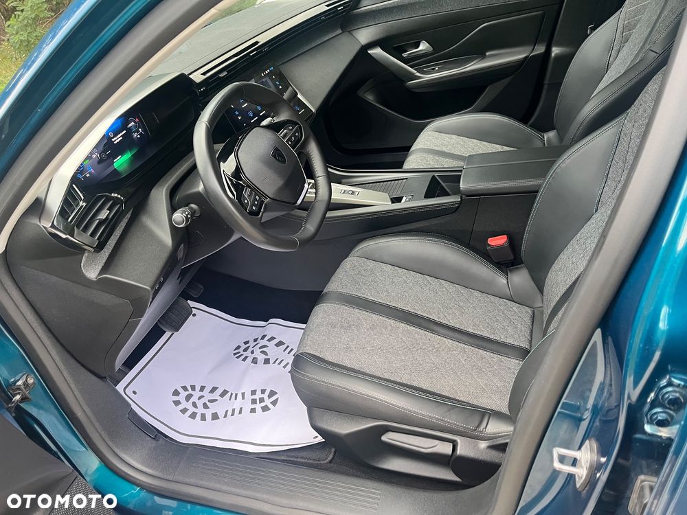 Peugeot 408 1.6 Plug-In Hybrid 225 Business e-DCS7 - 28