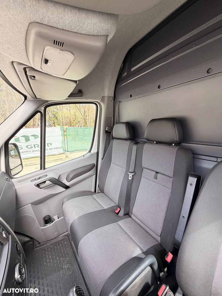 Volkswagen Crafter - 11