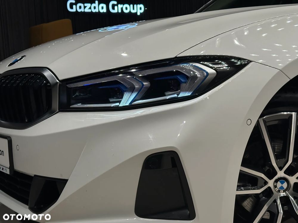 BMW Seria 3 318i - 14