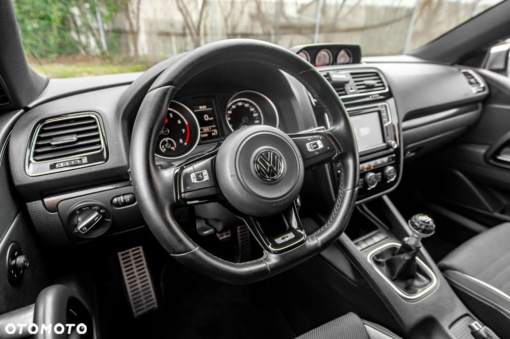 Volkswagen Scirocco R - 24