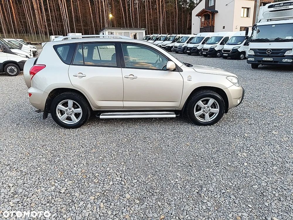 Toyota RAV4 2.2 D-4D Sol - 9
