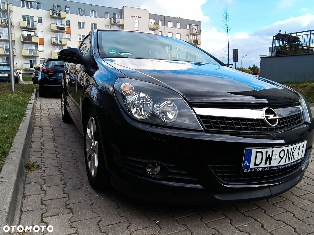 Opel Astra GTC 1.6 - 4