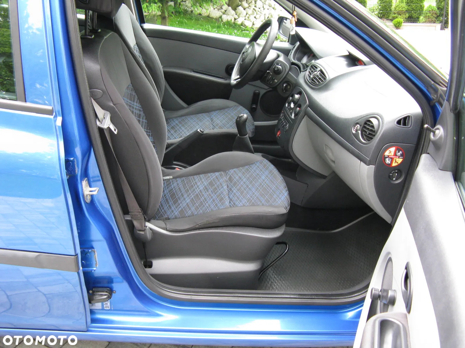 Peugeot 207 1.4 16V Trendy - 16