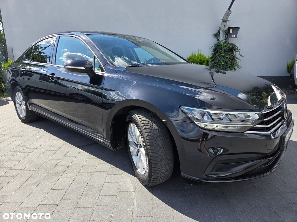 Volkswagen Passat - 11