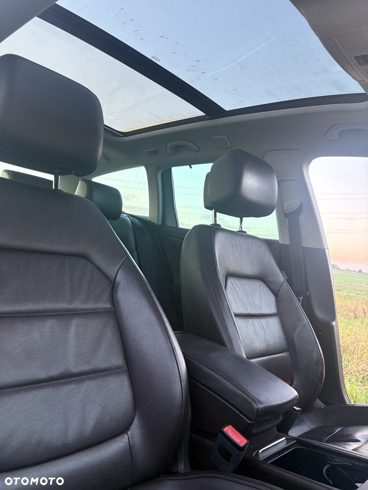 Volkswagen Passat - 4
