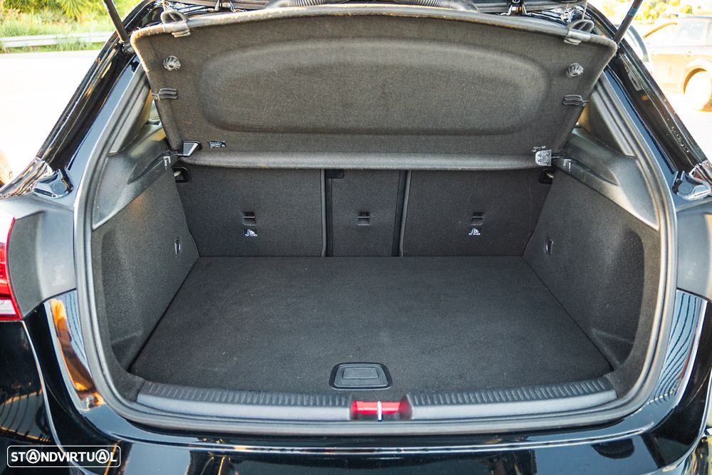 Mercedes-Benz A 250 e AMG Line - 35