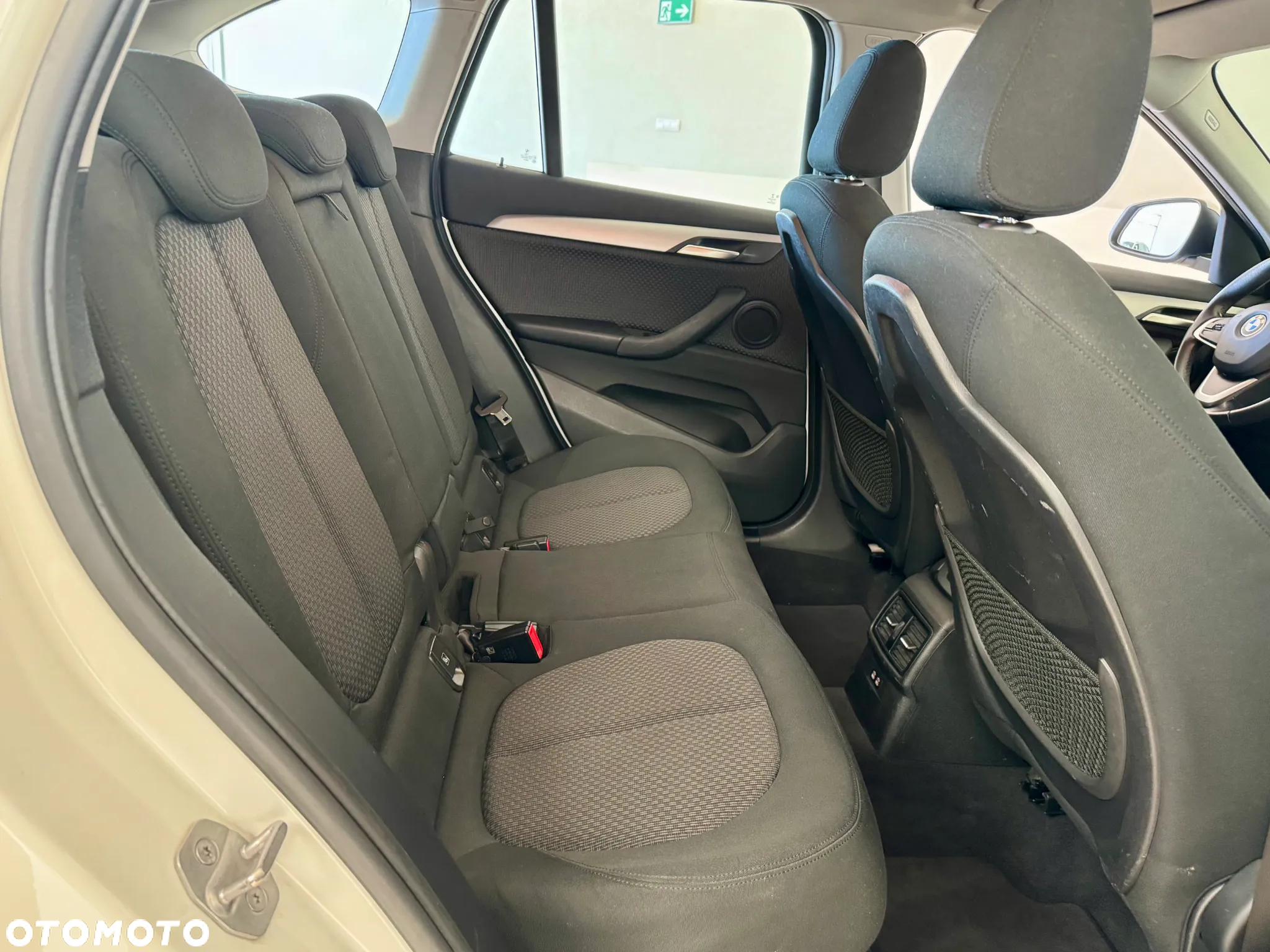 BMW X1 sDrive18i - 11