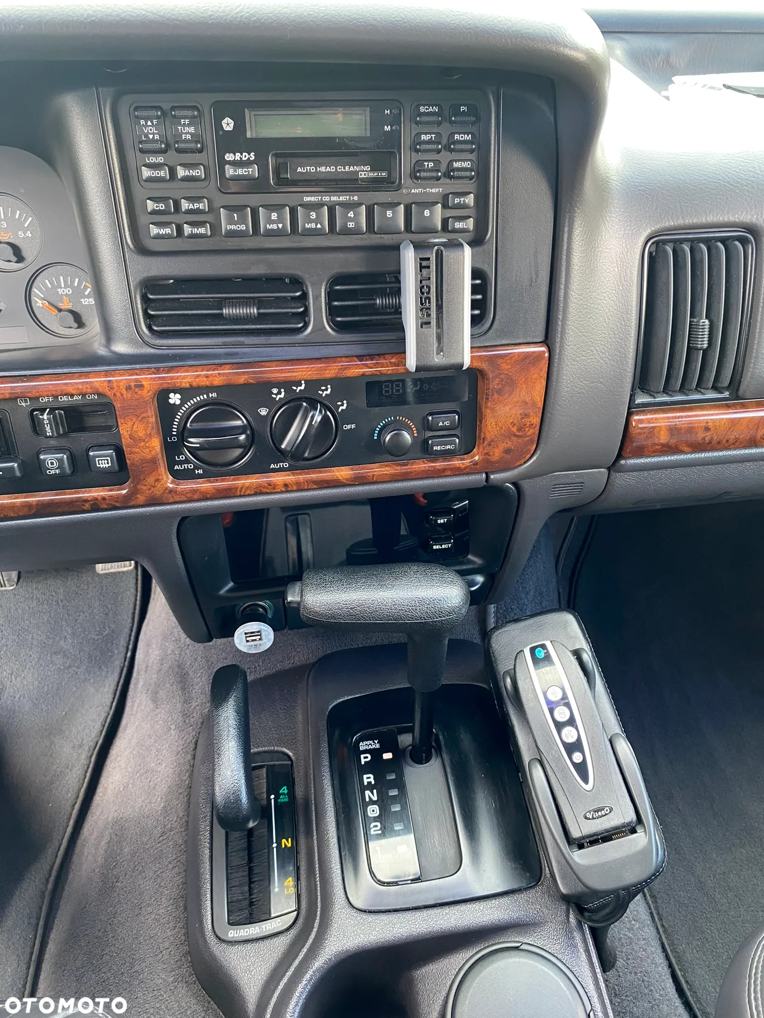 Jeep Cherokee 4.0 Limited - 24