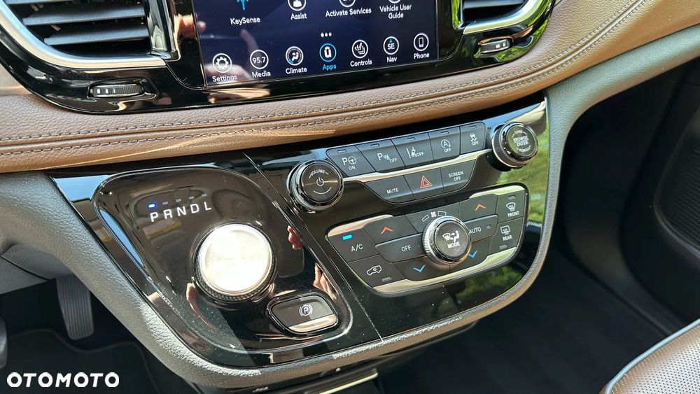 Chrysler Pacifica - 13