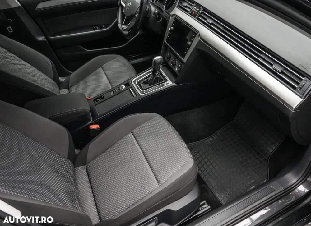 Volkswagen Passat 2.0 TDI DSG Comfortline - 12