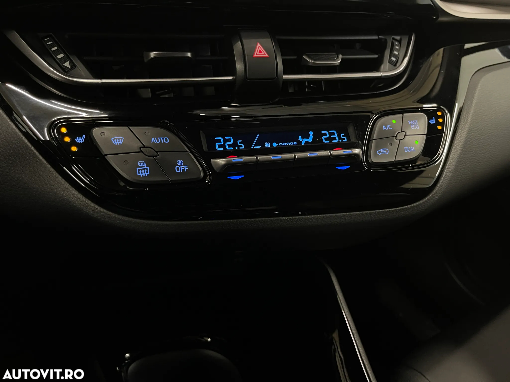 Toyota C-HR 2.0 HSD 184 CP 4x2 CVT Classy Bi-Tone - 17