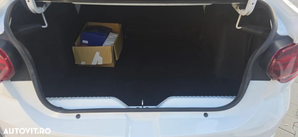 Dacia Logan TCe 90 Essential - 16