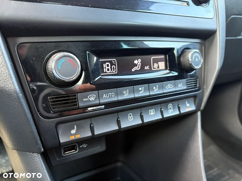 Skoda RAPID 1.0 TSI Style DSG - 19