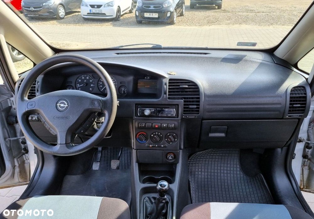 Opel Zafira - 25