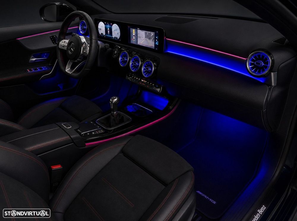 Mercedes-Benz A 180 AMG Line - 16