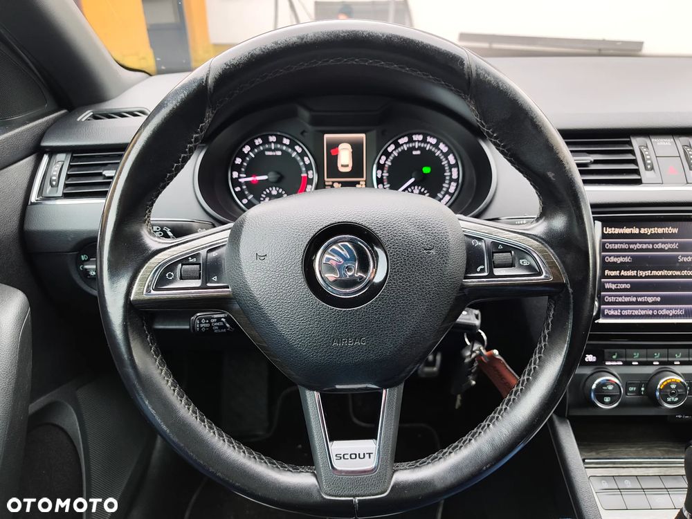 Skoda Octavia 2.0 TDI 4x4 DSG Scout - 33