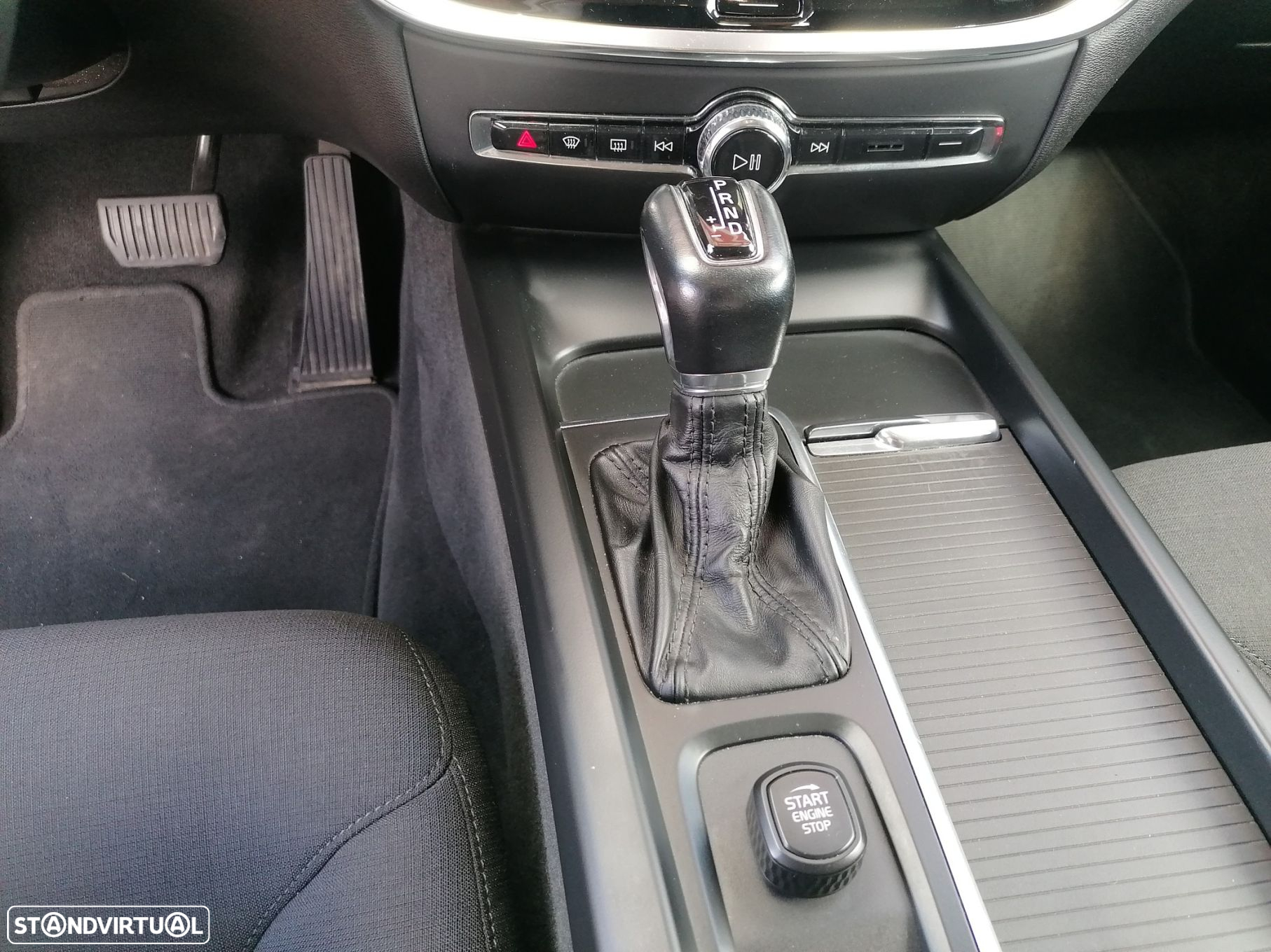 Volvo V60 2.0 D3 Momentum Geartronic - 15