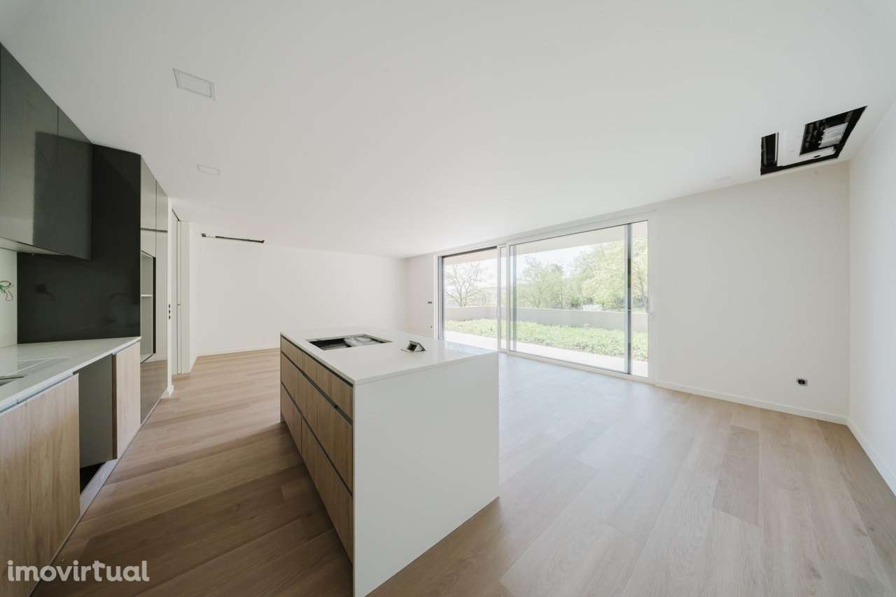 Moradia T3 com 3 Suites, Garagem e Jardim | Póvoa de Lanhoso - Grande imagem: 4/35