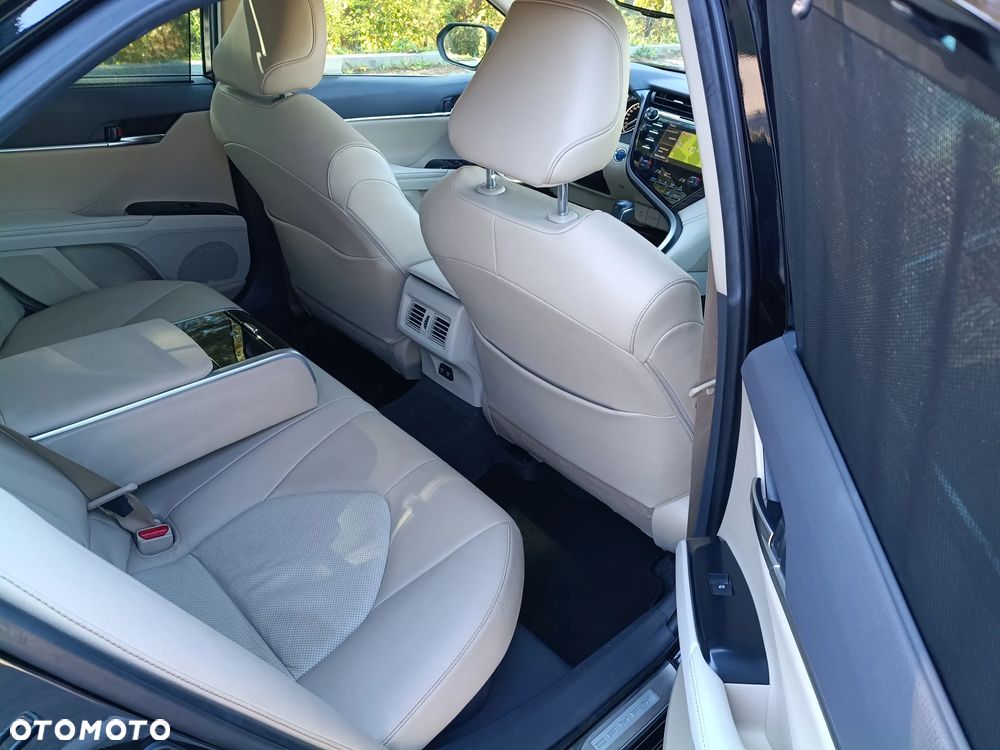 Toyota Camry 2.5 Hybrid Executive CVT - 13
