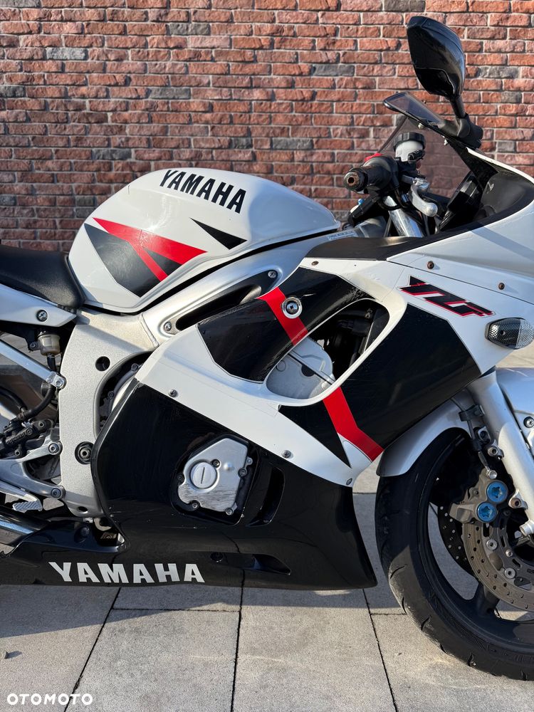 Yamaha YZF - 11