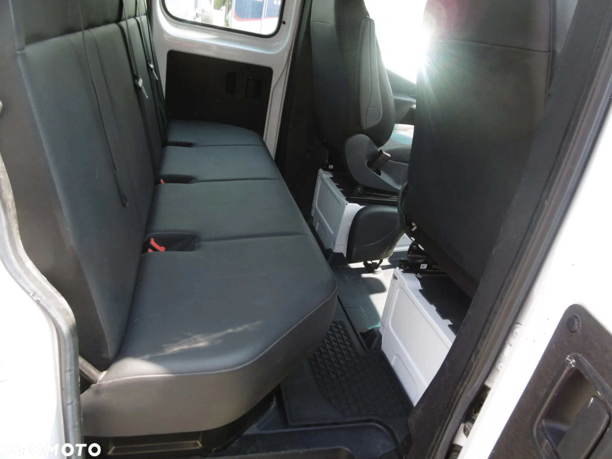 Mercedes-Benz Sprinter - 10