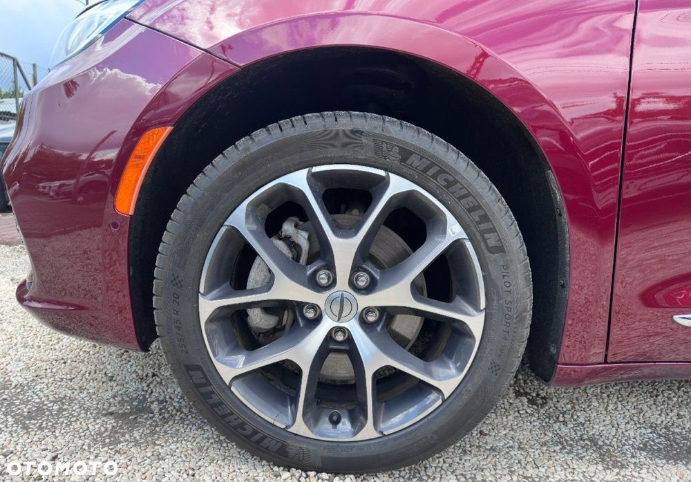 Chrysler Pacifica - 9