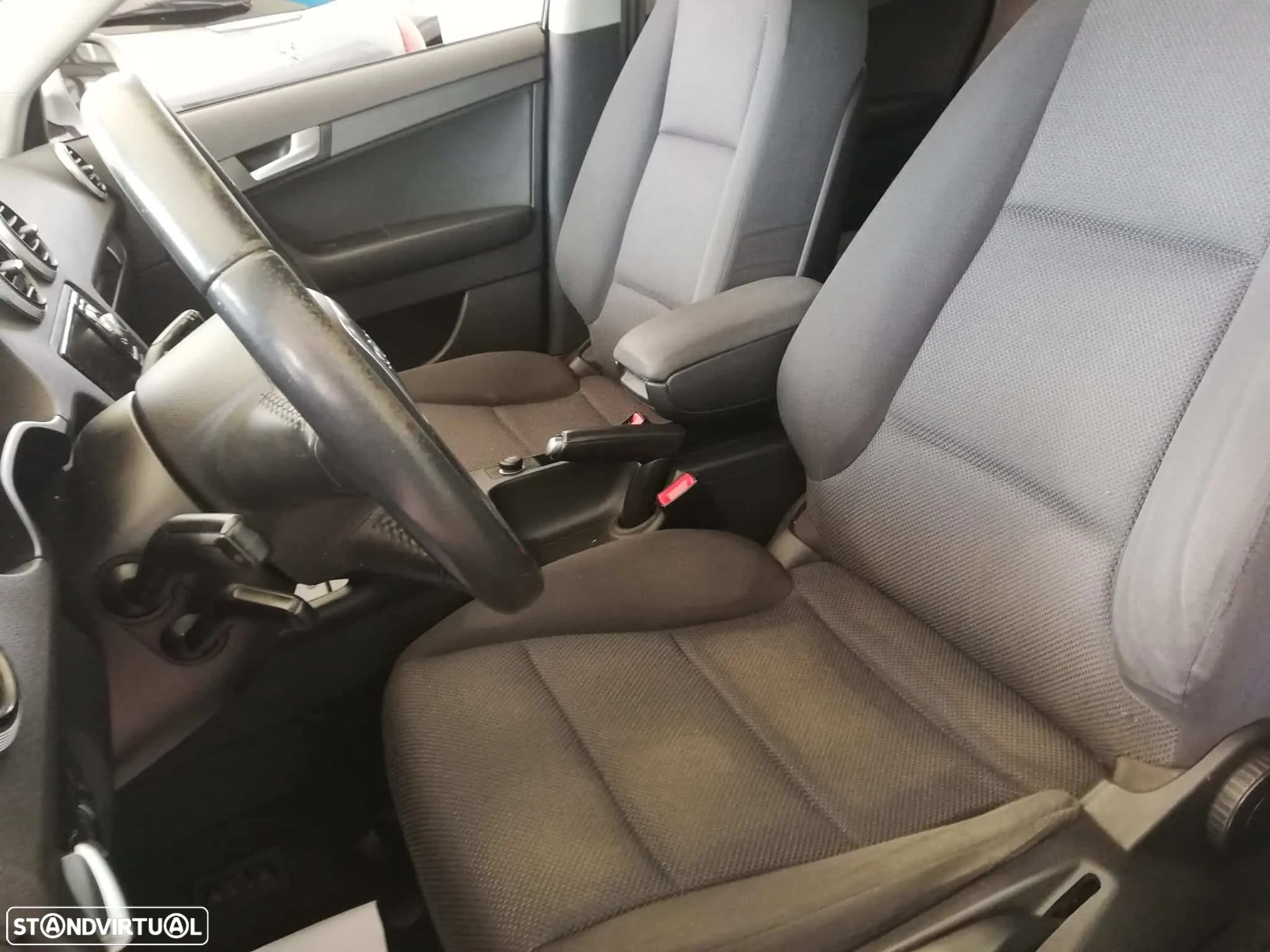 Audi A3 Sportback 1.6 TDI DPF Ambiente - 7