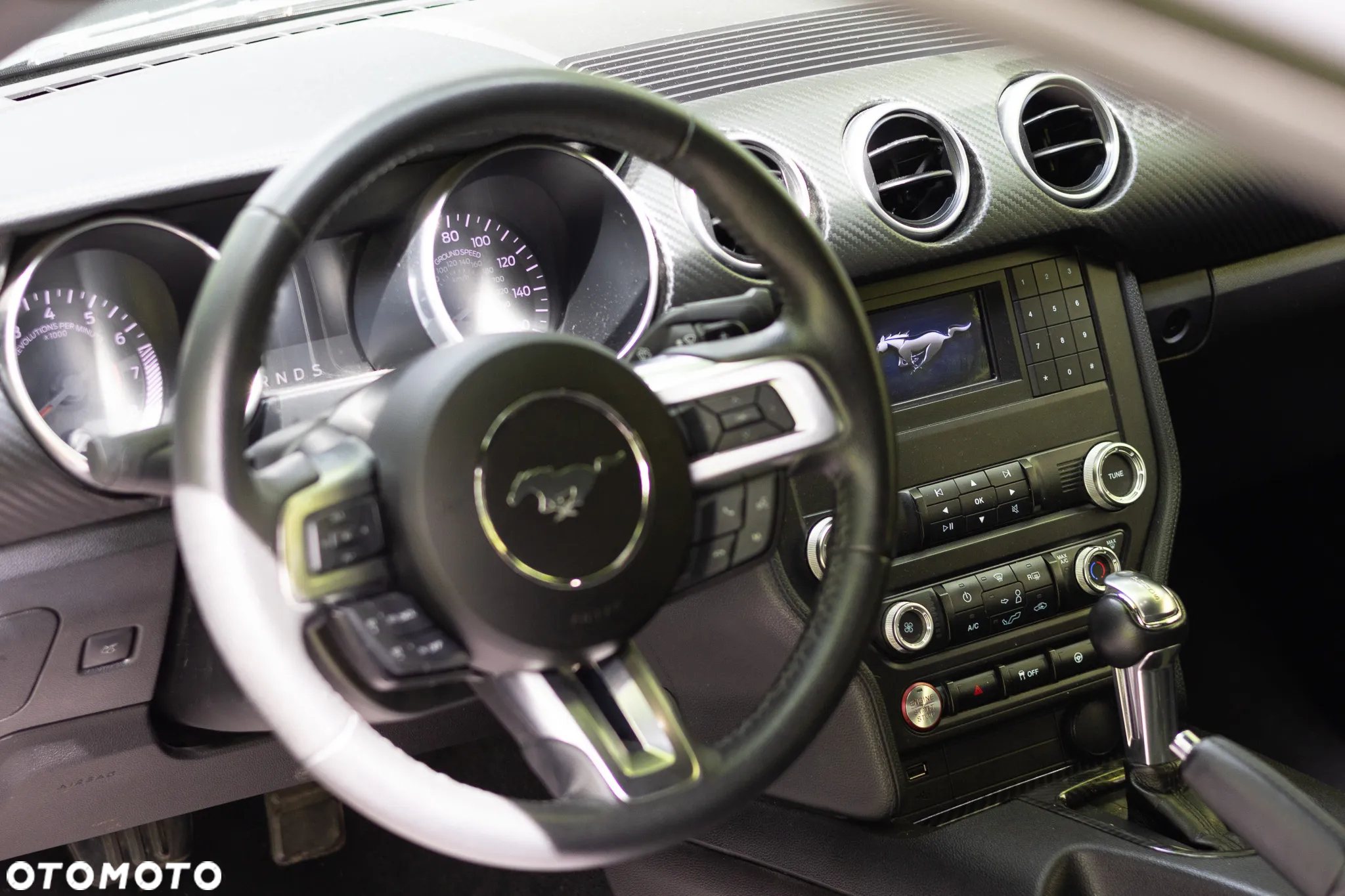 Ford Mustang - 37